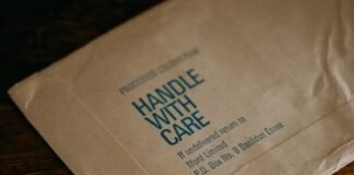 How Gift-Ready Handbag Packaging Elevates Luxury Shopping