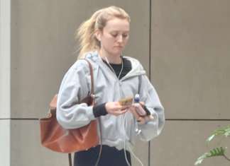 Not Capris and Ballet Flats—Leggings Look Chicest in This Cut and With This Shoe