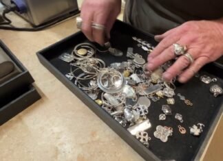 How to cash in on gold jewelry as prices reach record highs