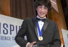 An American high school student used artificial intelligence to map 1.5 million previously unknown objects in space, and the result has stunned scientists who thought the sky had already been searched