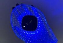 We Want Smoother, More Rejuvenated Hands—These LED Hand Masks Have Changed the Game
