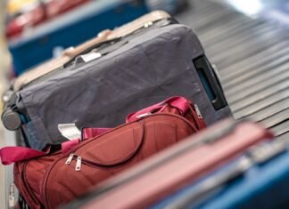 Charlotte airport worker accused of stealing $5K in jewelry from suitcase, selling it on Facebook