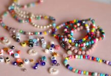 Everyone Had Fun With Jewelry In The ’90s – It’s Time That Made A Comeback