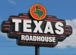 Americans brace for ‘smart watch ban’ as Texas Roadhouse rolls out strict restaurant safety policy