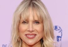 Amandaland’s Lucy Punch wears a £65 Charles & Keith burgundy bag that looks seriously high-end