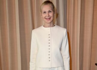PSA: The Chicest Over 50s Are Ditching Black Shoes for This Graceful Neutral Right Now