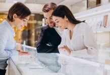 189-year-old luxury jewelry giant is quietly closing stores