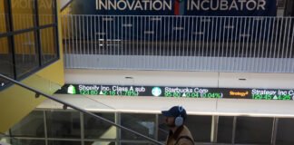 Cal State faculty push to prevent AI tools from replacing them as schools and staff experiment