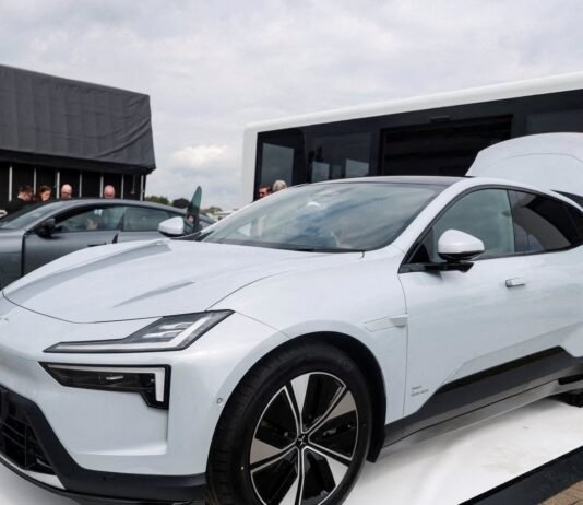 Backlash against ‘short-termist’ UK plans to weaken EV sales targets