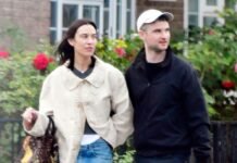 Alexa Just Styled Her Jeans With the Most French-Girl-Coded Shoe Trend