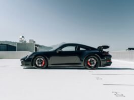 Porsche 911 to Stay True to Its Roots as CEO Rules Out Full Electrification