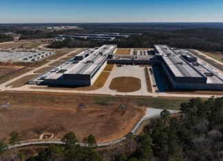 Advocacy group urges intelligence committees to probe foreign influence on data centers