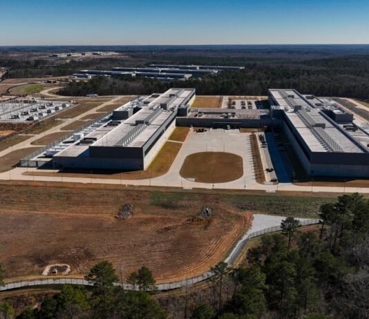 Advocacy group urges intelligence committees to probe foreign influence on data centers