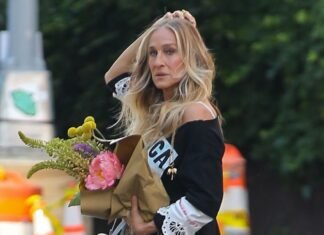 Not Ballet Flats, Not Sandals—SJP’s Elegant Shoe and Midi Skirt Pairing Is Giving Carrie Bradshaw