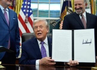 Just months after Trump warned states not to regulate AI, Republican and Democratic lawmakers are doing it anyway