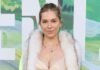 Sienna’s ’90s “Naked” Slip Dress and Gold Shoe Combo Is So Carrie Bradshaw-Coded
