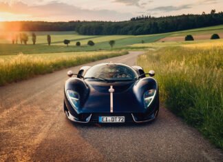 Breaking: De Tomaso Unveils Bespoke P72