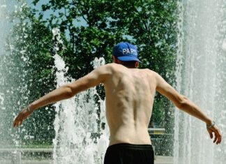 Some Like It Hot: One Editor’s Ode to the Paris Heat Wave