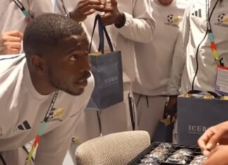 South Africa boosted by World Cup bonus: $43,000 in jewelry