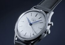 Vulcain Cricket Titane: titanium case and movement for the
iconic alarm watch