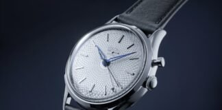 Vulcain Cricket Titane: titanium case and movement for the
iconic alarm watch