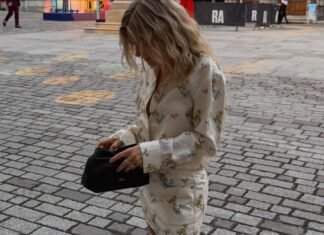 Not Into Flip-Flops? This is the Rival Heeled Shoe Trend Cool Girls Are Wearing Now