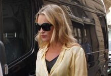 Not Flip Flops, Not Heels: These Are the French Girl-Favourite Shoes To Wear With Dresses