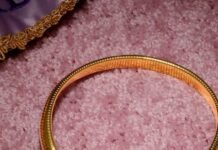 Alexis Bitter Is Selling His Jewelry on TikTok