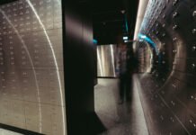 Vault Businesses Now Let You Store Diamonds and Dine Too