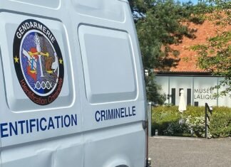 Burglars Steal $4.6M Worth of Jewelry from French Museum