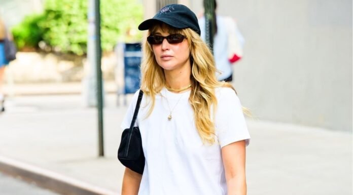 Yes, You Can Wear Denim All Year Round—These Easy-to-Replicate Celeb Jeans Outfits Prove It