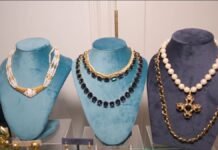 Find your favorite vintage jewelry at Kimono Dragon
