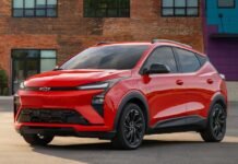Chevrolet Bolt vs. Nissan Leaf, an Edmunds $30,000 EV comparison