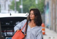 Katie Holmes Triples up on Summer It-Bags