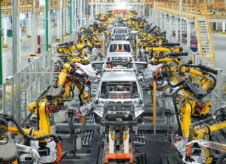 Record 2m cars tipped to move in containers as China outgrows car carrier fleet