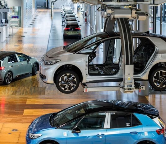 Volkswagen’s mass layoffs are a sign that European car makers have lost the plot