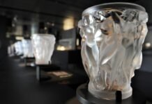 Thieves steal over $4.5M worth of jewelry from French glass museum months after infamous Lourve heist