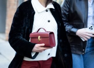 Fashion Insiders Can’t Get Enough of This Burgundy Bag: It Could Be the Must-Have Accessory of Summer 2026