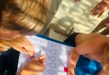 Children Recreate the Window Display: Paper Jewelry Marks Jewelry | inItaly | Ambasciatori del Territorio