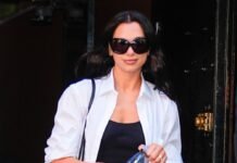 Hold the Ballet Flats—This Basic Sandals Trend Looks Even Better With Jeans
