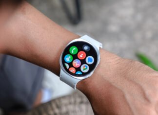 How Long Do Users Say Android Watches Typically Last?