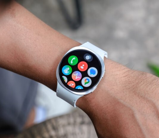 How Long Do Users Say Android Watches Typically Last?