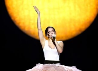 Rosalía Previews New Song During Her Latest ‘Lux’ Tour Stop