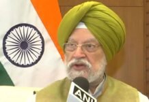 ‘Serviced vehicles not facing difficulty’: Hardeep Puri rejects engine damage claims over E20 fuel