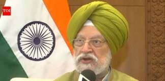 ‘Serviced vehicles not facing difficulty’: Hardeep Puri rejects engine damage claims over E20 fuel
