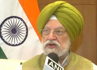 ‘Serviced vehicles not facing difficulty’: Hardeep Puri rejects engine damage claims over E20 fuel