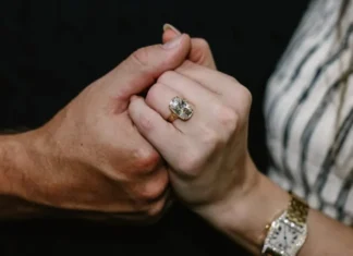 A Jewellery Expert Breaks Down Taylor Swift’s Rare $1.5 Million Engagement Ring