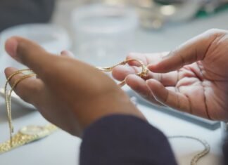 Heartland Roadshow Stops In Memphis For Antique, Jewelry Appraisals