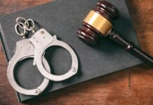 Gainesville man sentenced to nearly 15 years for stealing thousands from Jacksonville pawn shop, multiple Kay Jewelers