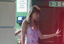 Taylor Swift Makes Her First Post-Wedding Solo Appearance in a Lavender Haze